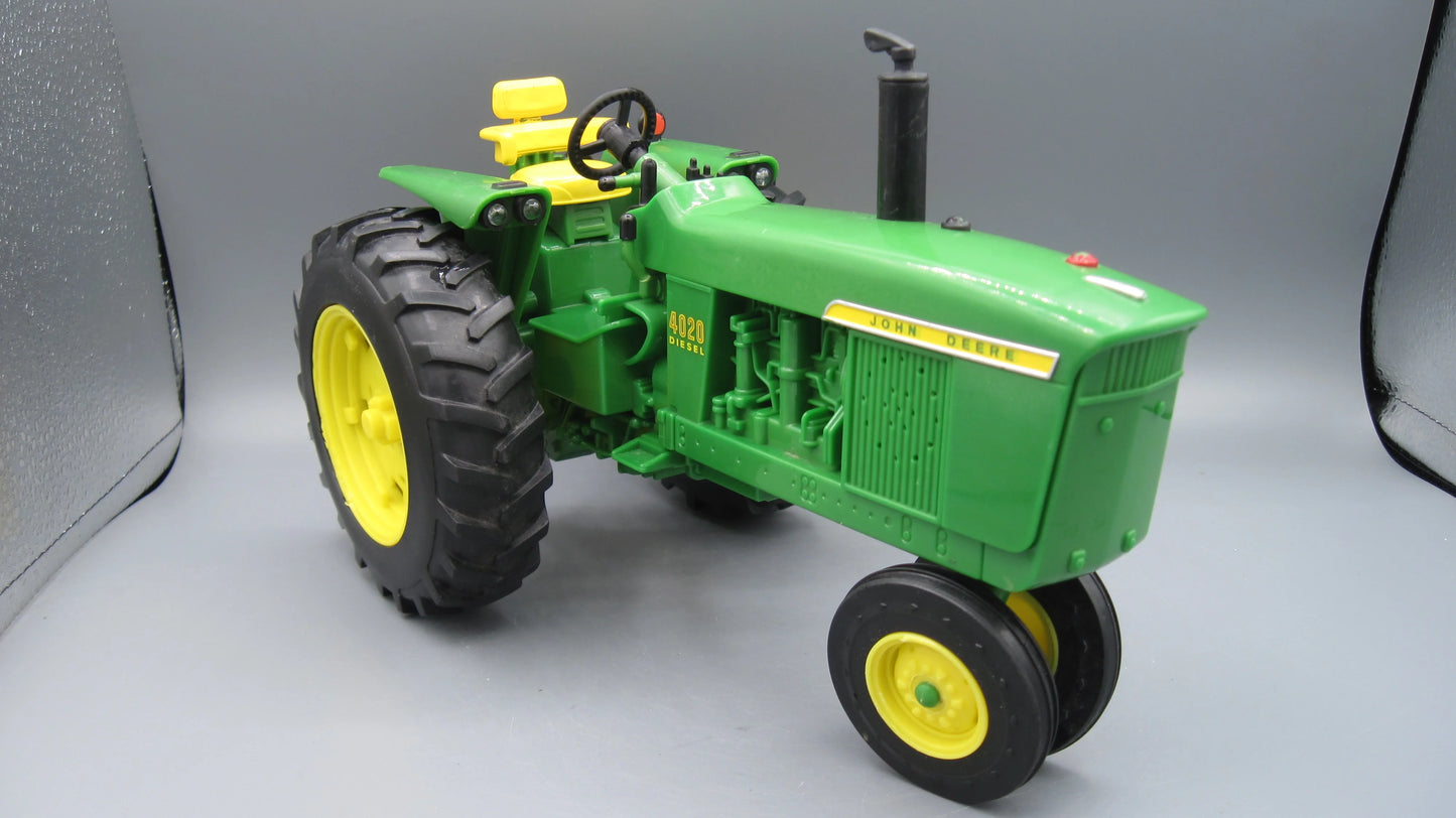 ERTL John Deere 4020 Diesel Green