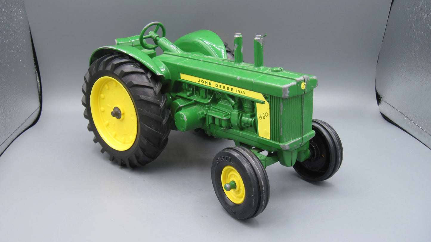 ERTL John Deere 820 Green