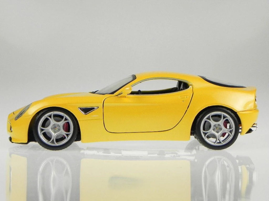 Bburago Alfa 8C Competizione Yellow