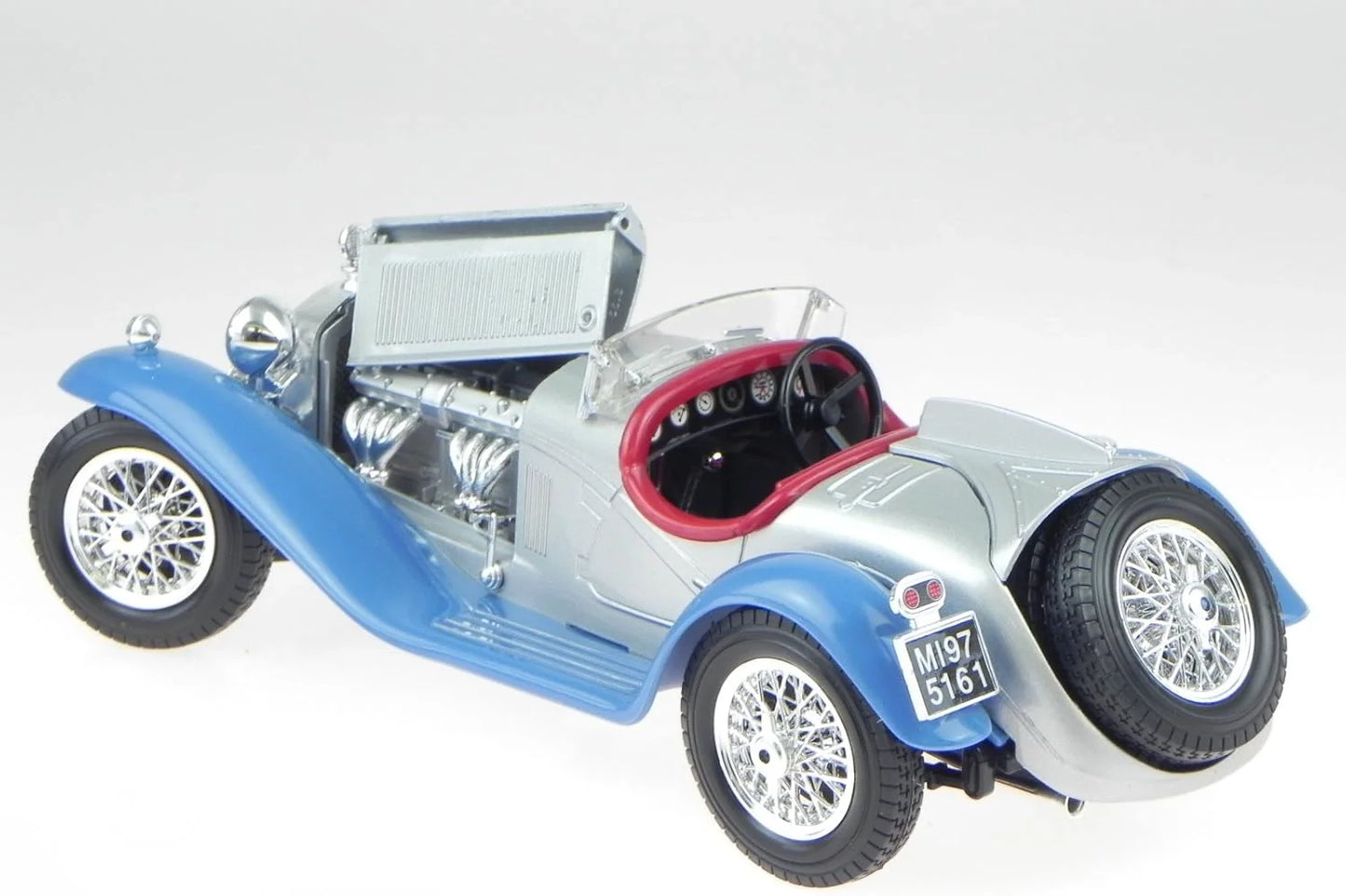 Bburago Alfa Romeo 8C 2300 Spider Touring Silver, Blue