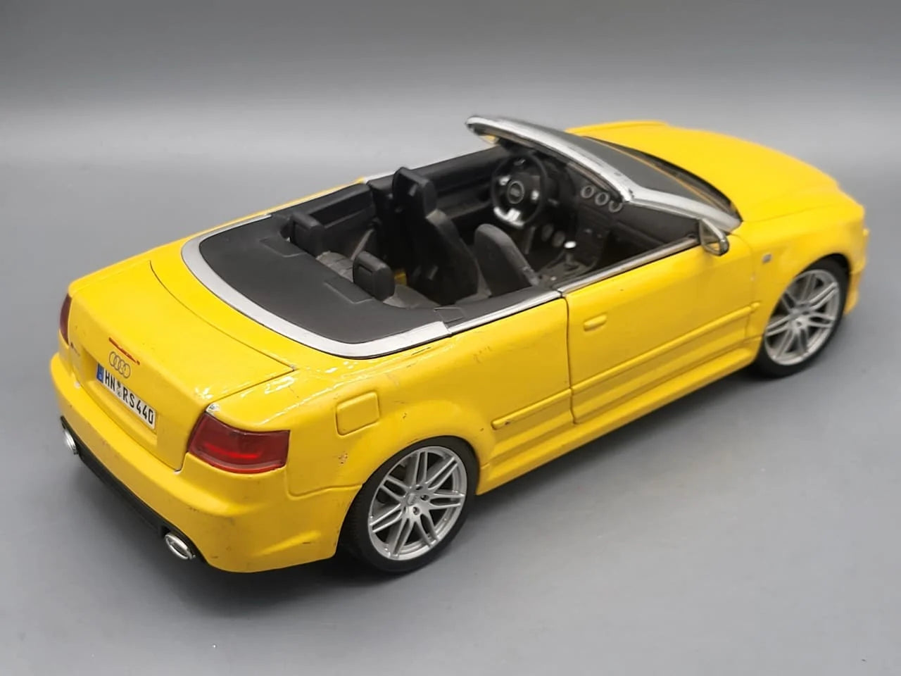 Maisto Audi RS4 Yellow