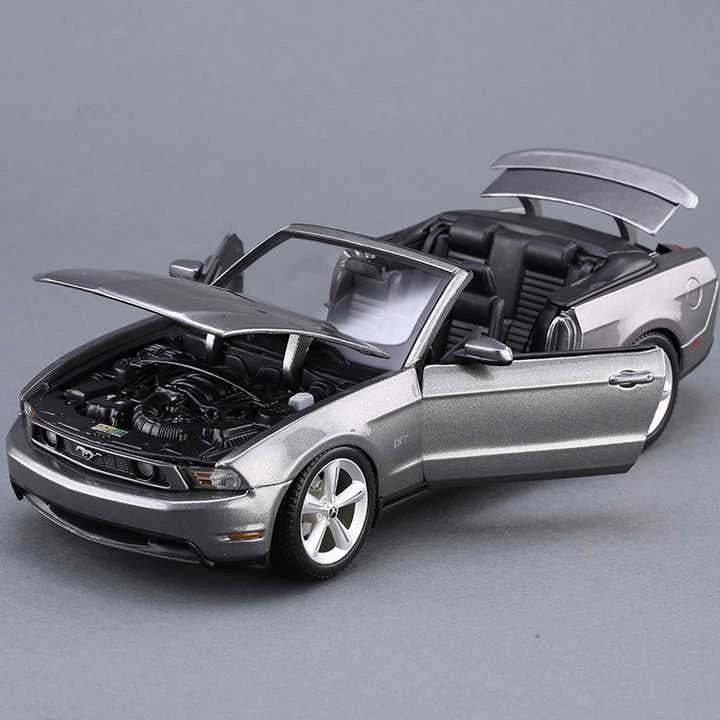 Maisto Special Edition Ford Mustang GT 2010 Grey
