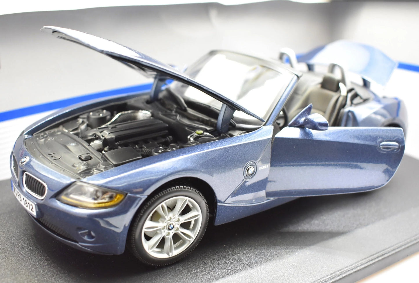 Maisto Special Edition BMW Z4 Blue