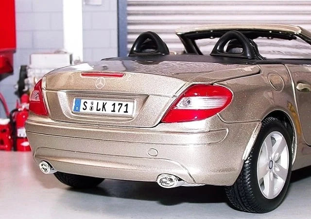 Maisto Special Edition Mercedes-Benz SLK Silver