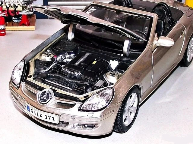 Maisto Special Edition Mercedes-Benz SLK Silver