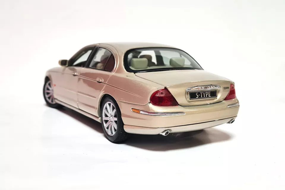 Maisto Special Edition Jaguar S Type Golden