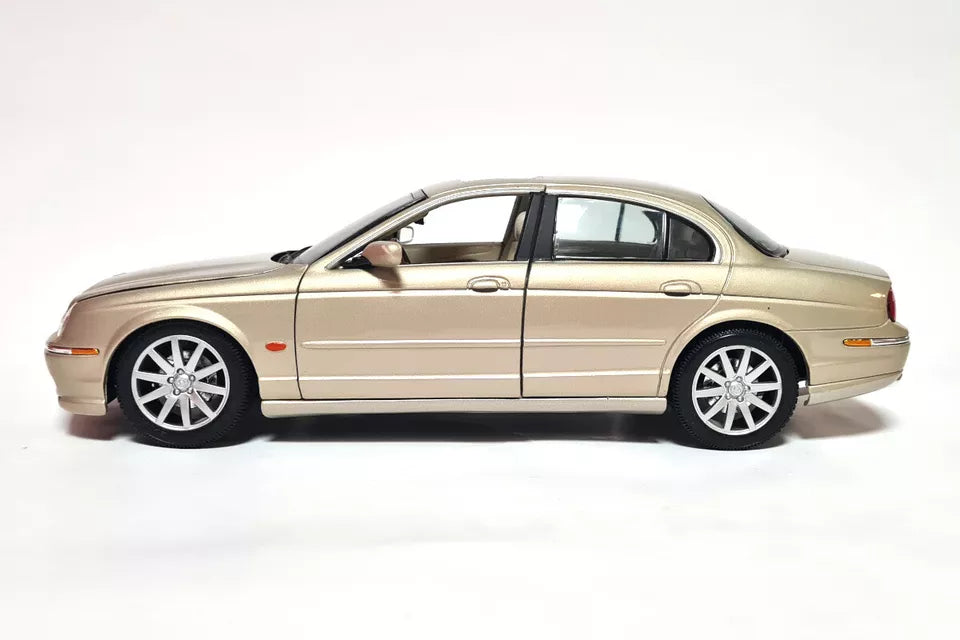 Maisto Special Edition Jaguar S Type Golden