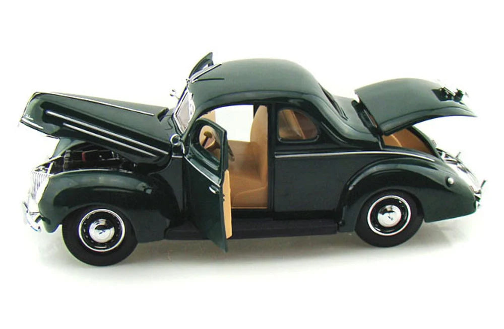 Maisto Special Edition Ford Deluxe 1939 Green