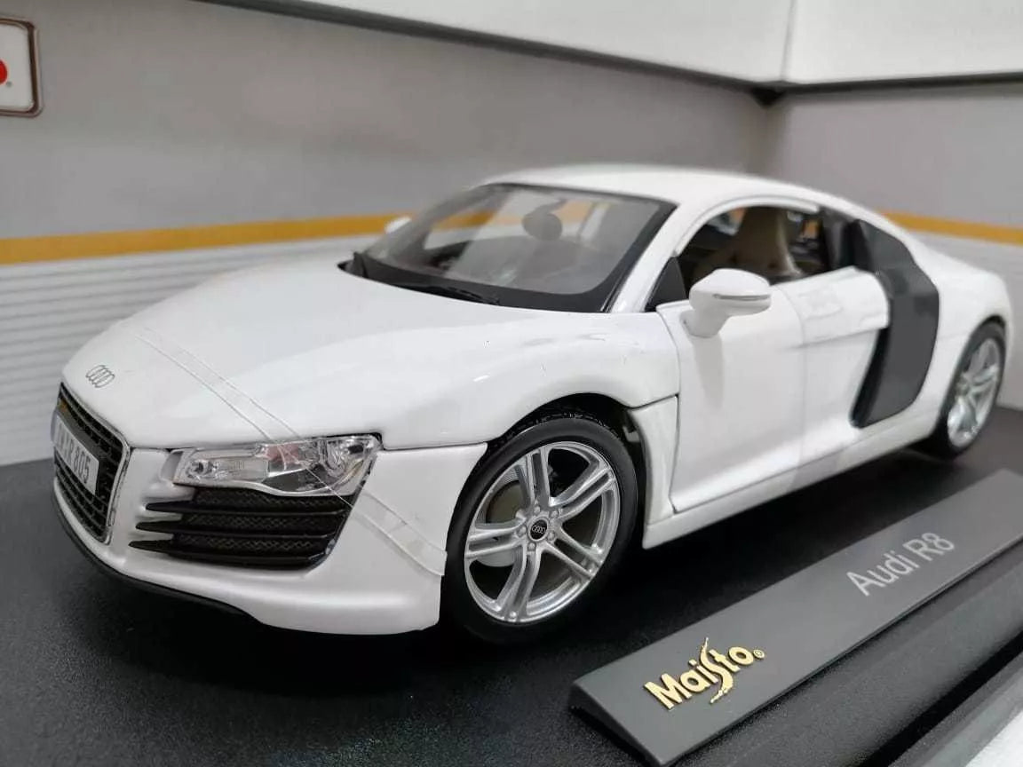 Maisto Premiere Edition Audi R8 White