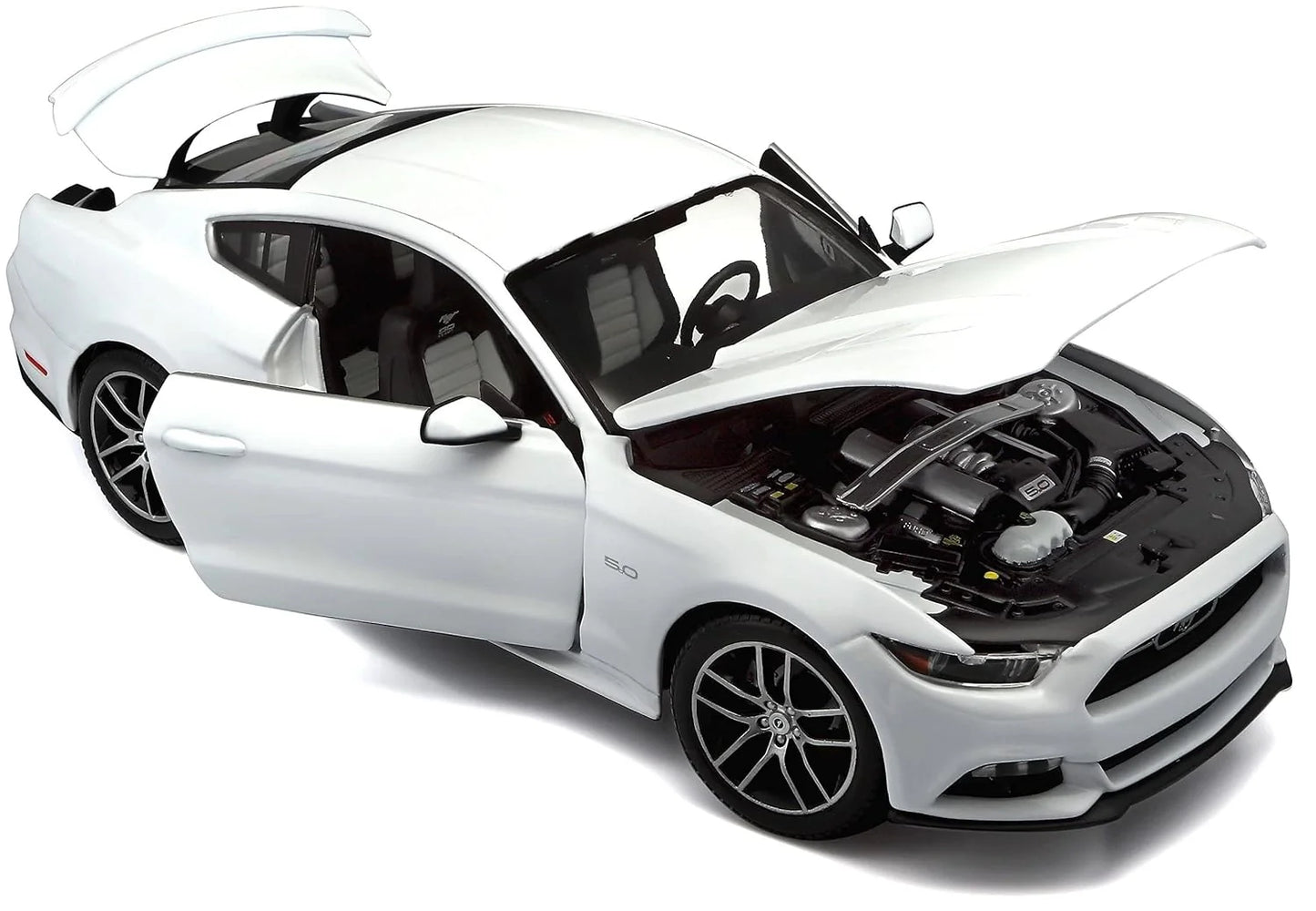Maisto Exclusive Edition Ford Mustang GT 2015 White