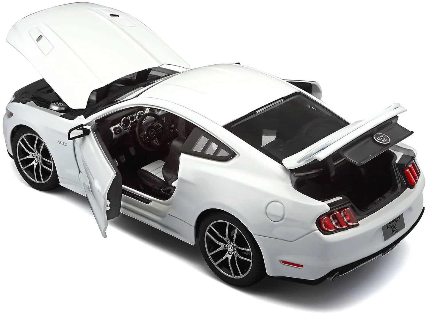 Maisto Exclusive Edition Ford Mustang GT 2015 White