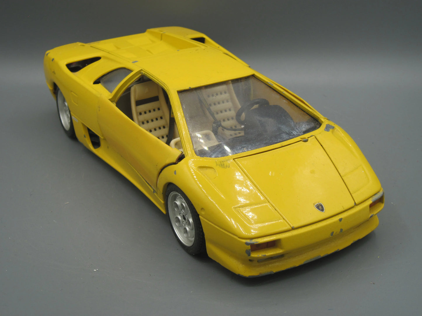 Bburago Lamborghini Diablo 1990 Yellow