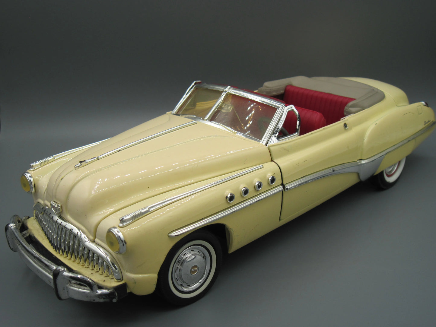 Motor Max Special Edition Buick Fireball Eight 1949 Cream, Yellow