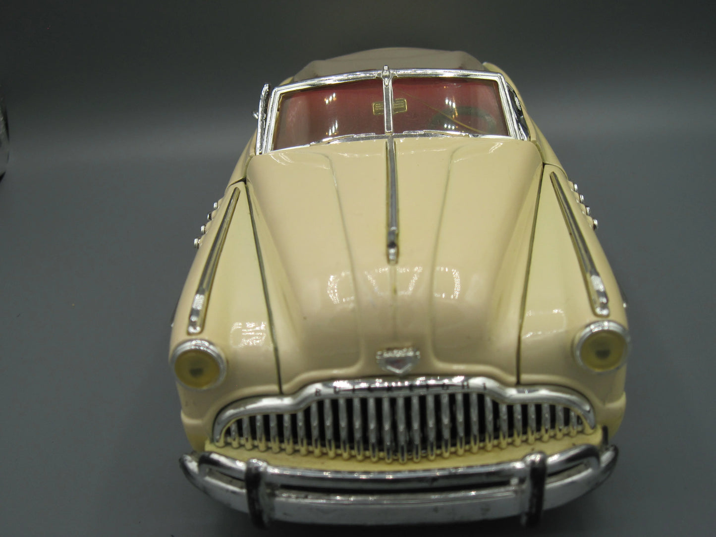 Motor Max Special Edition Buick Fireball Eight 1949 Cream, Yellow