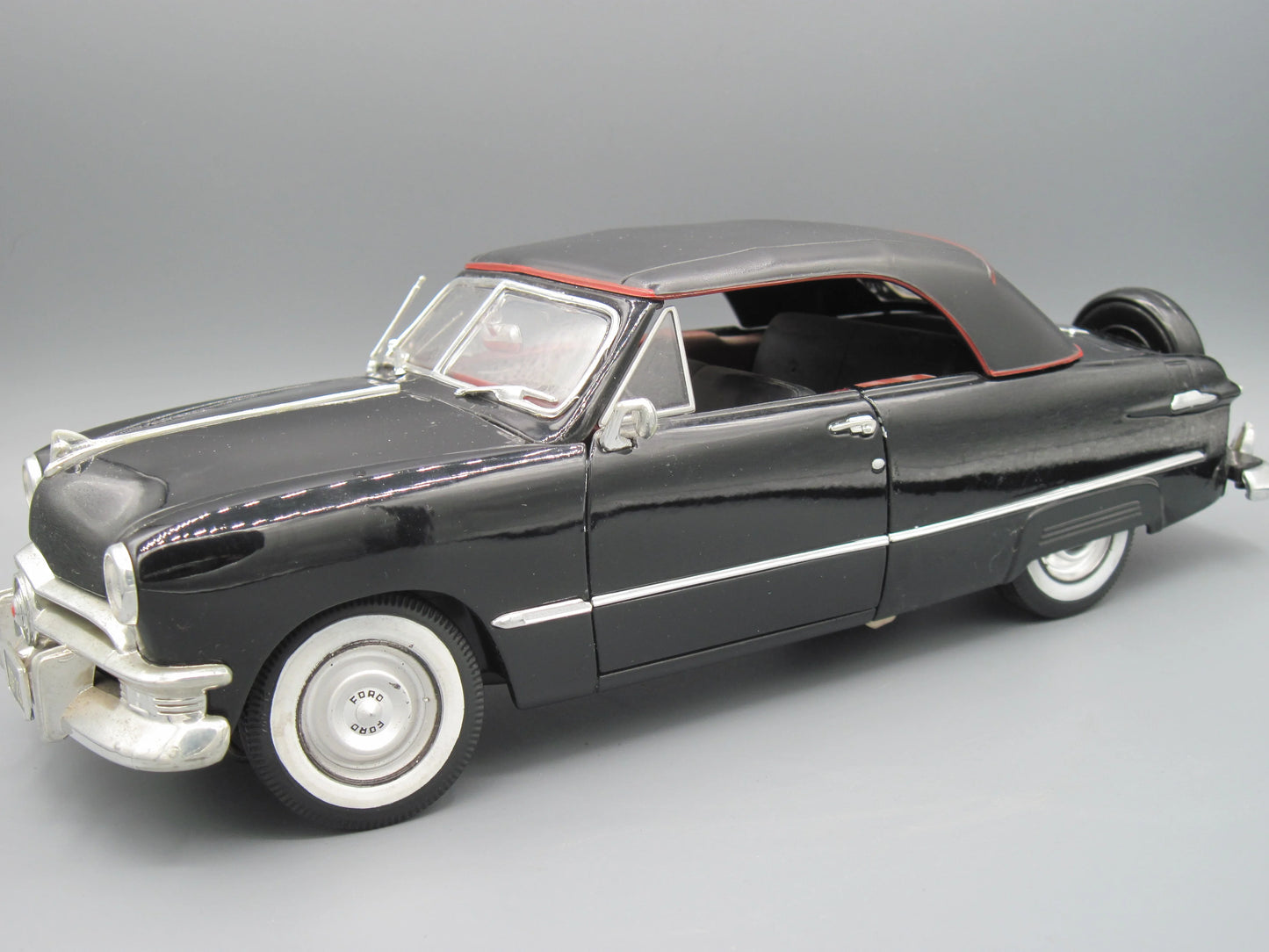 Maisto Special Edition Ford Custom 1950 Black
