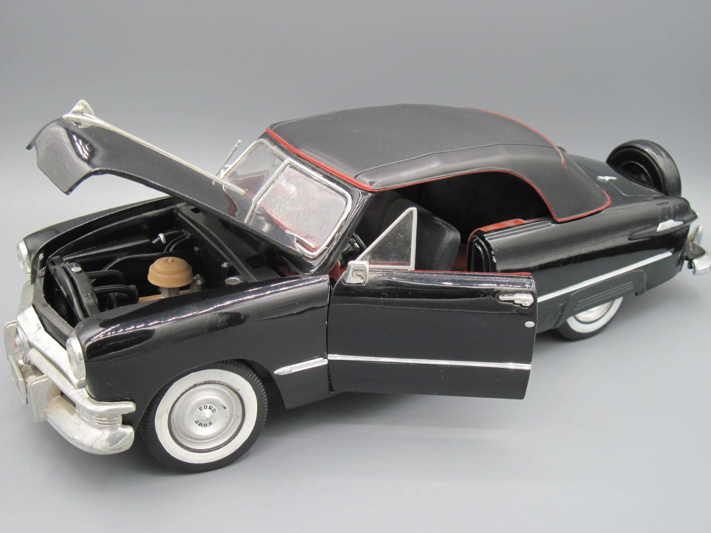 Maisto Special Edition Ford Custom 1950 Black