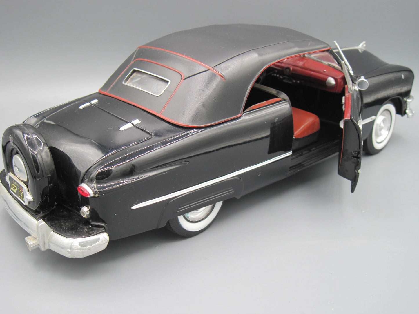 Maisto Special Edition Ford Custom 1950 Black