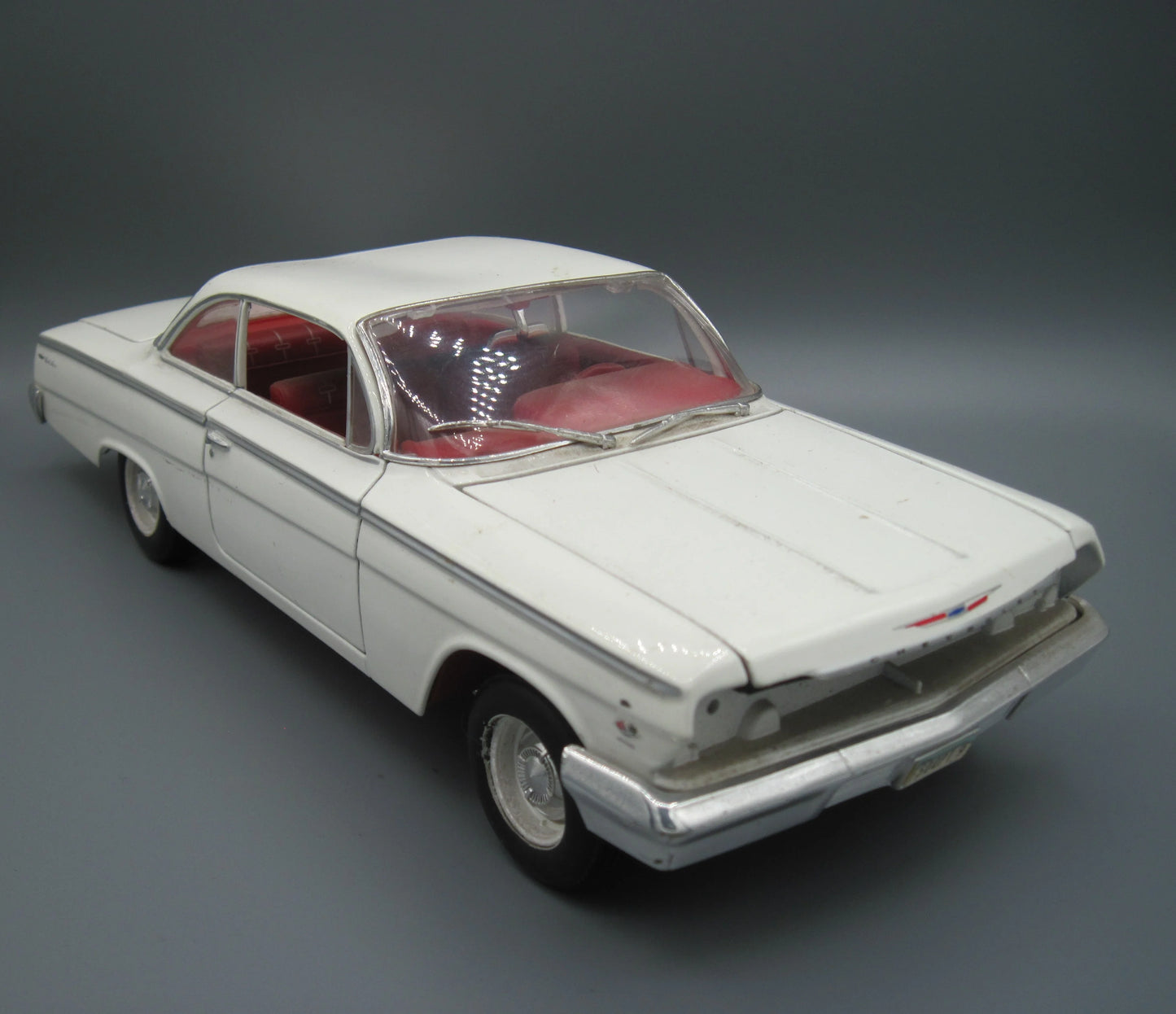 Maisto Special Edition Chevrolet Bel Air 1962 White