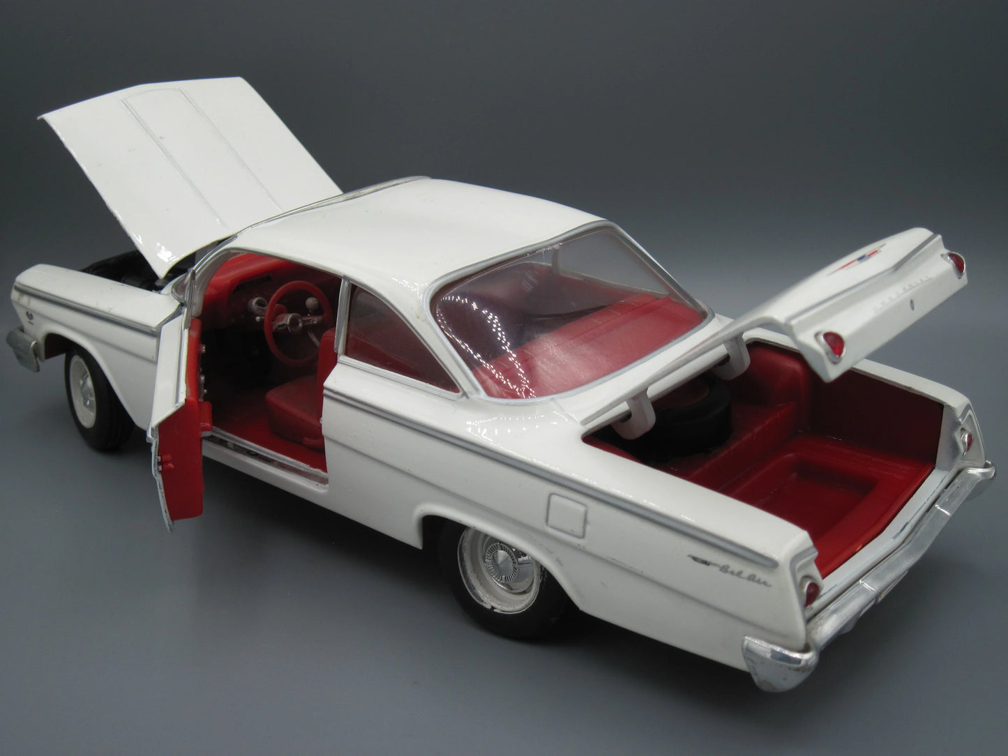 Maisto Special Edition Chevrolet Bel Air 1962 White