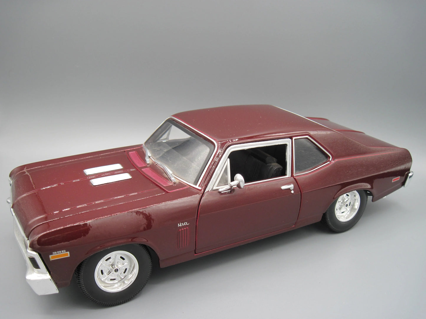 Maisto Special Edition Chevrolet Nova SS 396 1970 Red