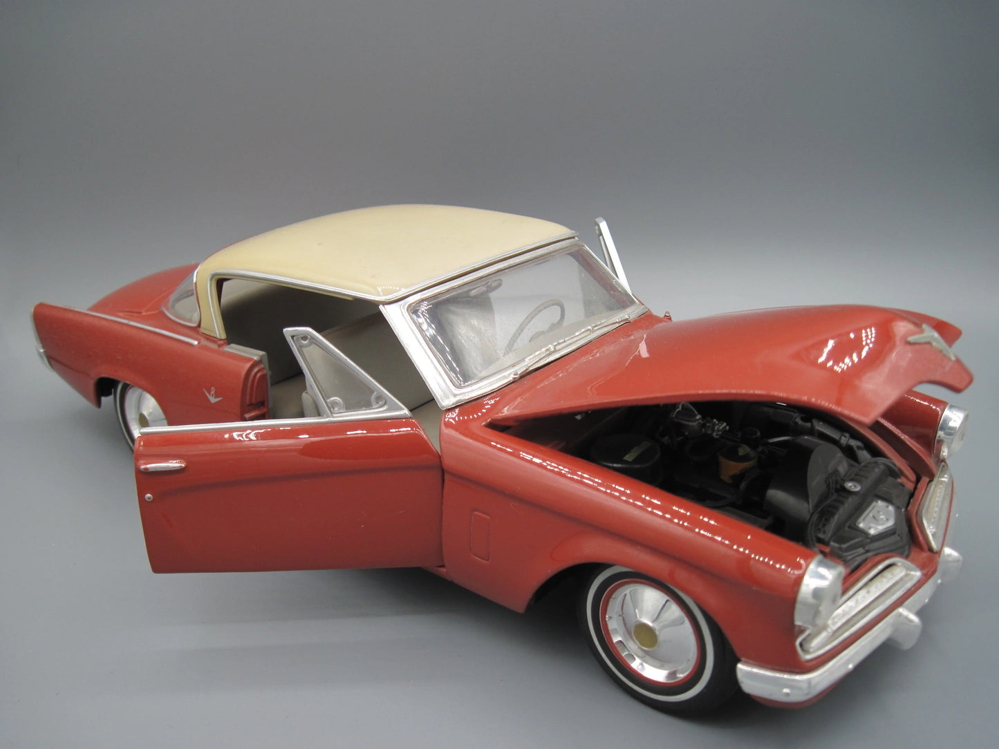 Maisto Special Edition Studebaker Starliner 1953 Red