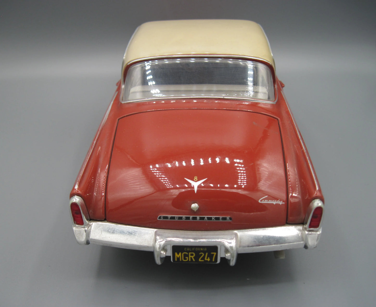 Maisto Special Edition Studebaker Starliner 1953 Red