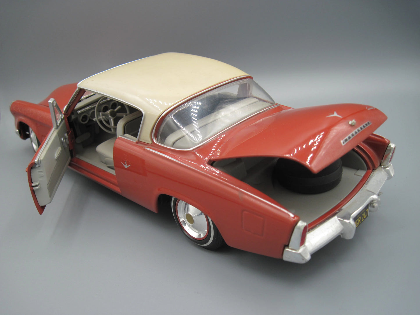 Maisto Special Edition Studebaker Starliner 1953 Red