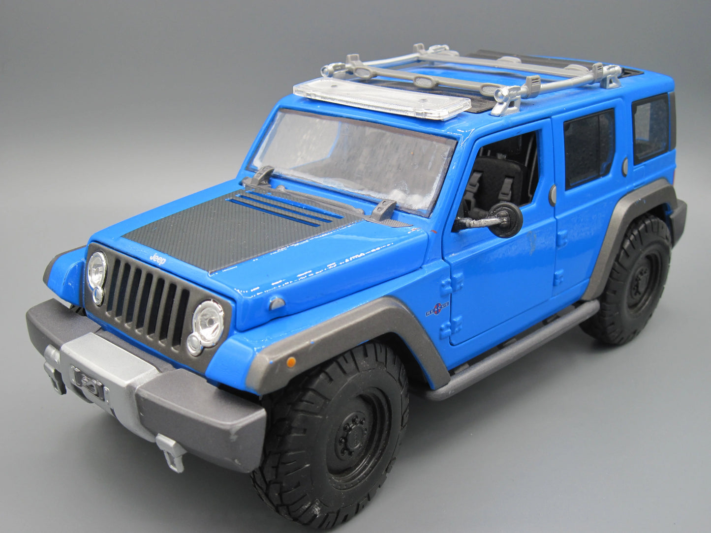 Maisto Special Edition Jeep Rescue Concept Blue