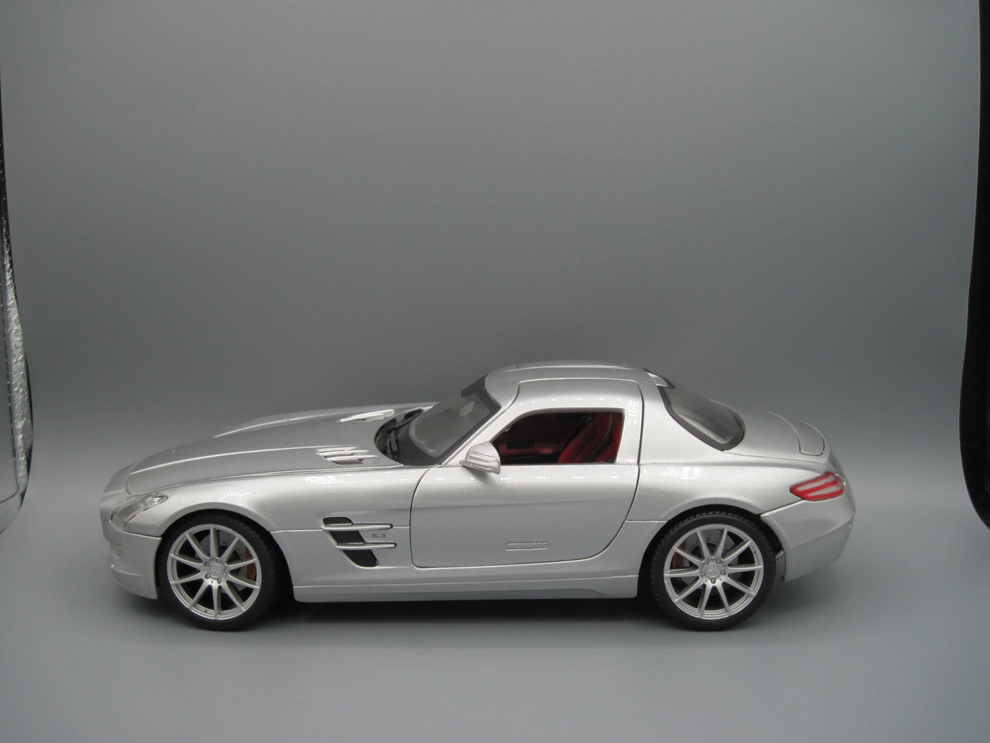 Maisto Special Edition Mercedes-Benz SLS AMG Silver