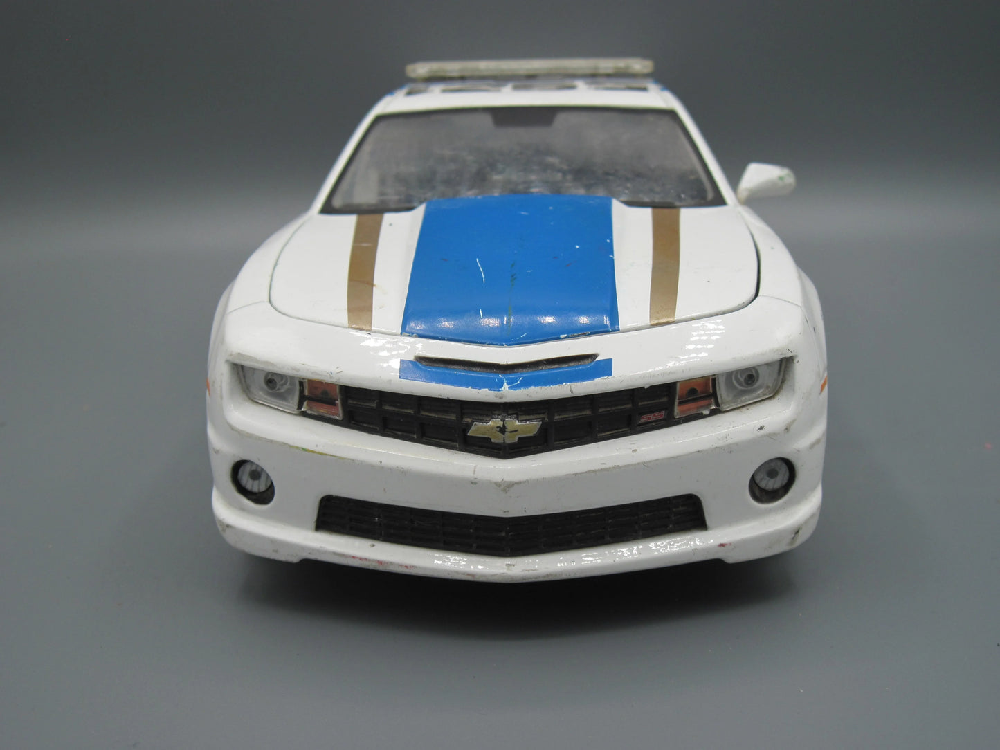 Maisto Special Edition Chevrolet Camaro 2010 White Police Edition