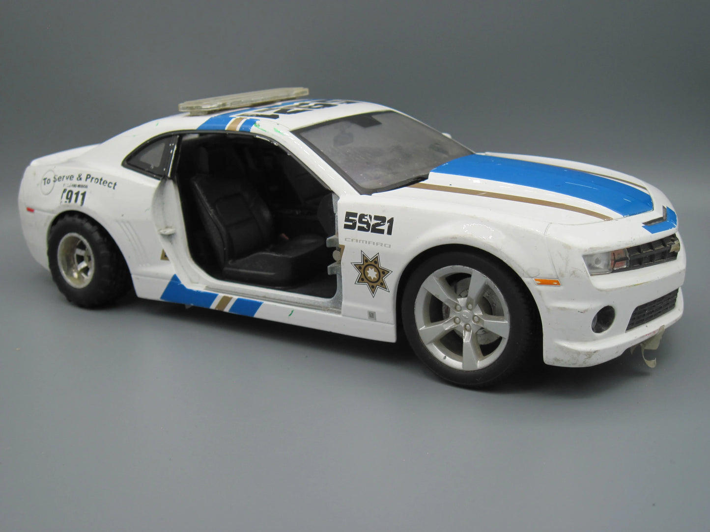 Maisto Special Edition Chevrolet Camaro 2010 White Police Edition