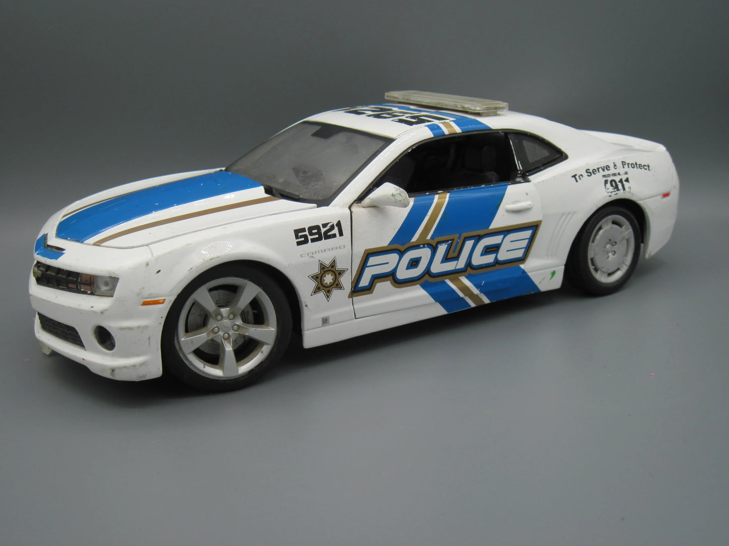 Maisto Special Edition Chevrolet Camaro 2010 White Police Edition
