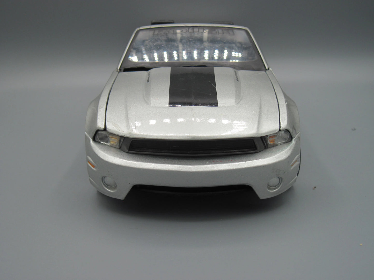 Maisto Special Edition Ford Mustang Roush 427R 2010 Silver