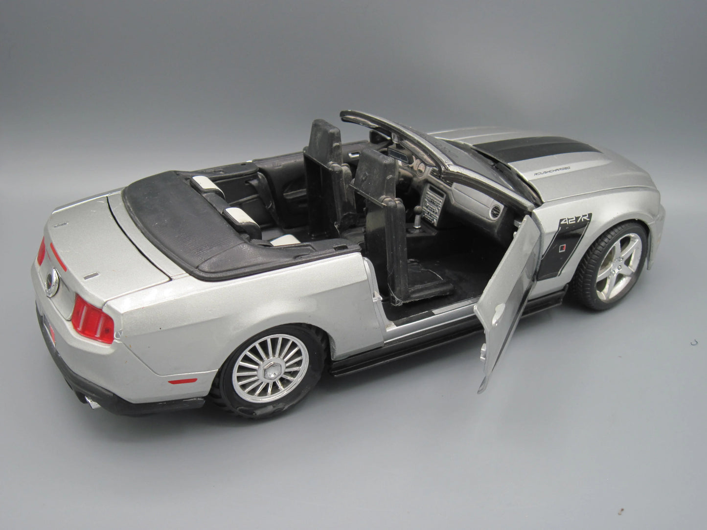 Maisto Special Edition Ford Mustang Roush 427R 2010 Silver