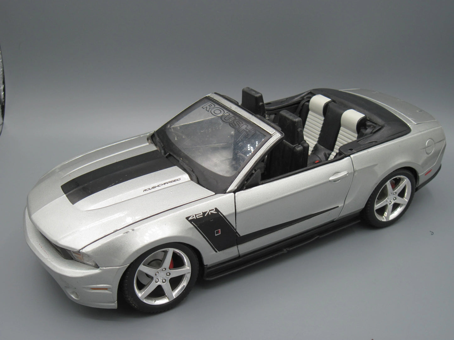 Maisto Special Edition Ford Mustang Roush 427R 2010 Silver