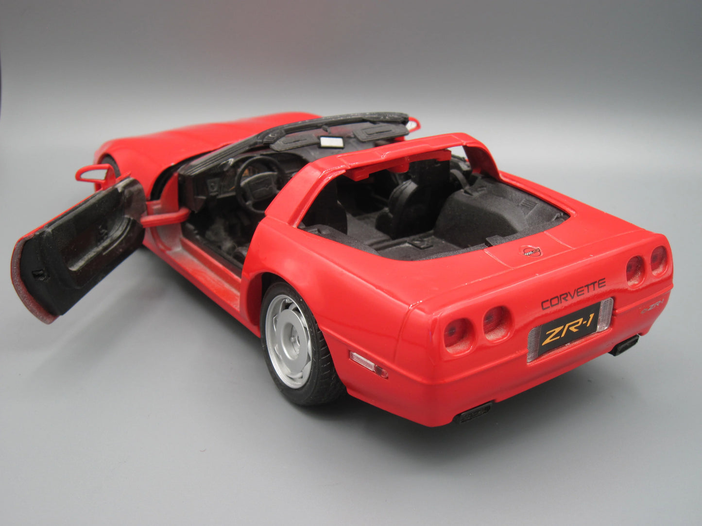 Maisto Special Edition Chevrolet Corvetter ZR-1 1992 Red