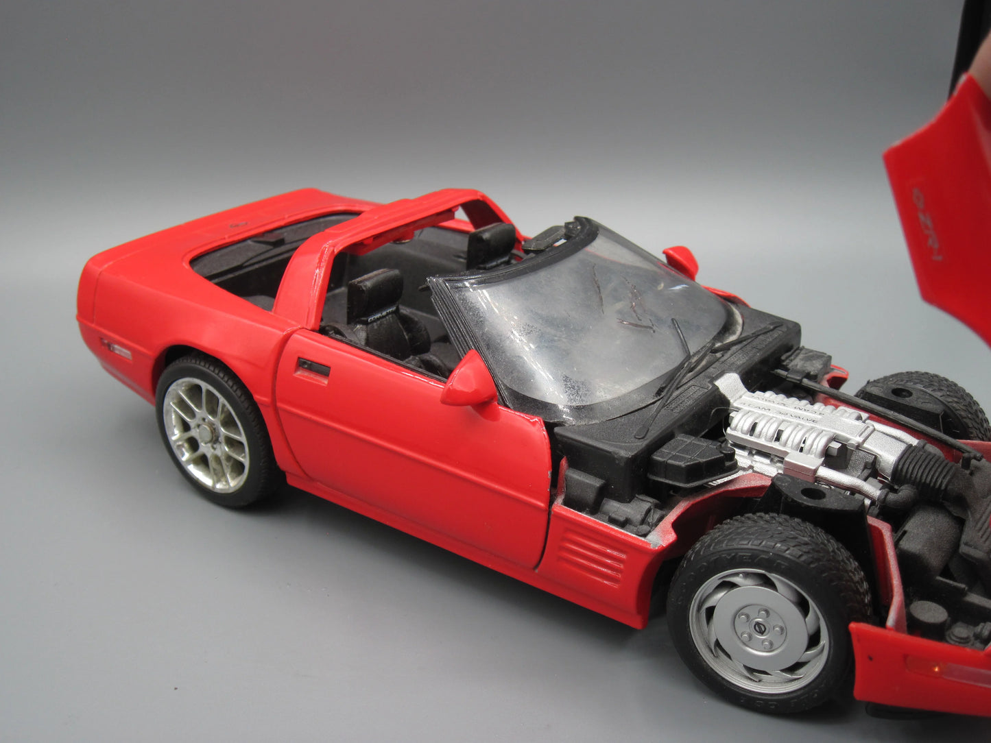 Maisto Special Edition Chevrolet Corvetter ZR-1 1992 Red