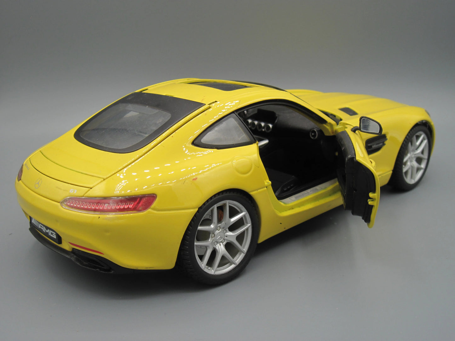 Maisto Special Edition Mercedes AMG GT Yellow