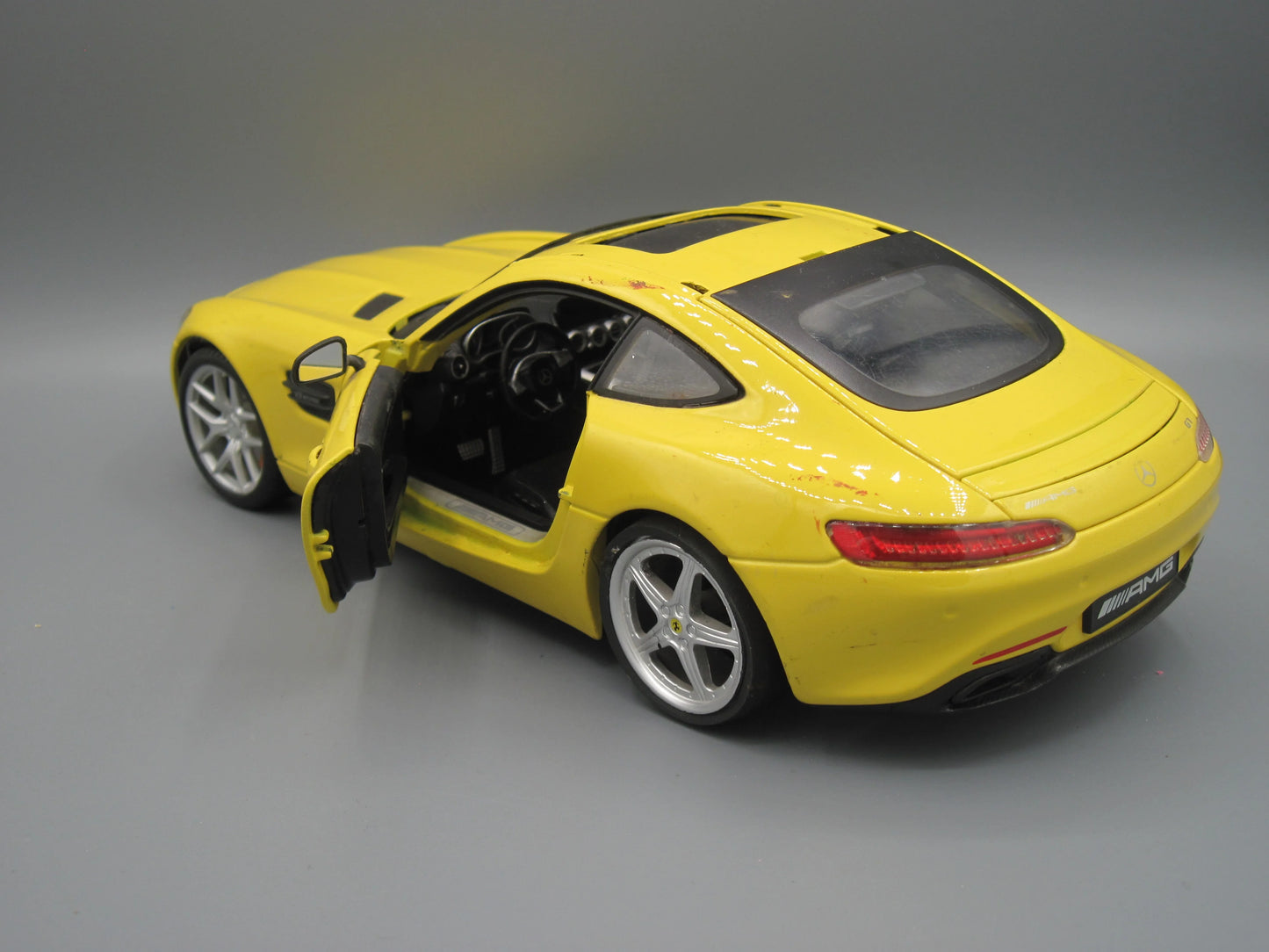 Maisto Special Edition Mercedes AMG GT Yellow
