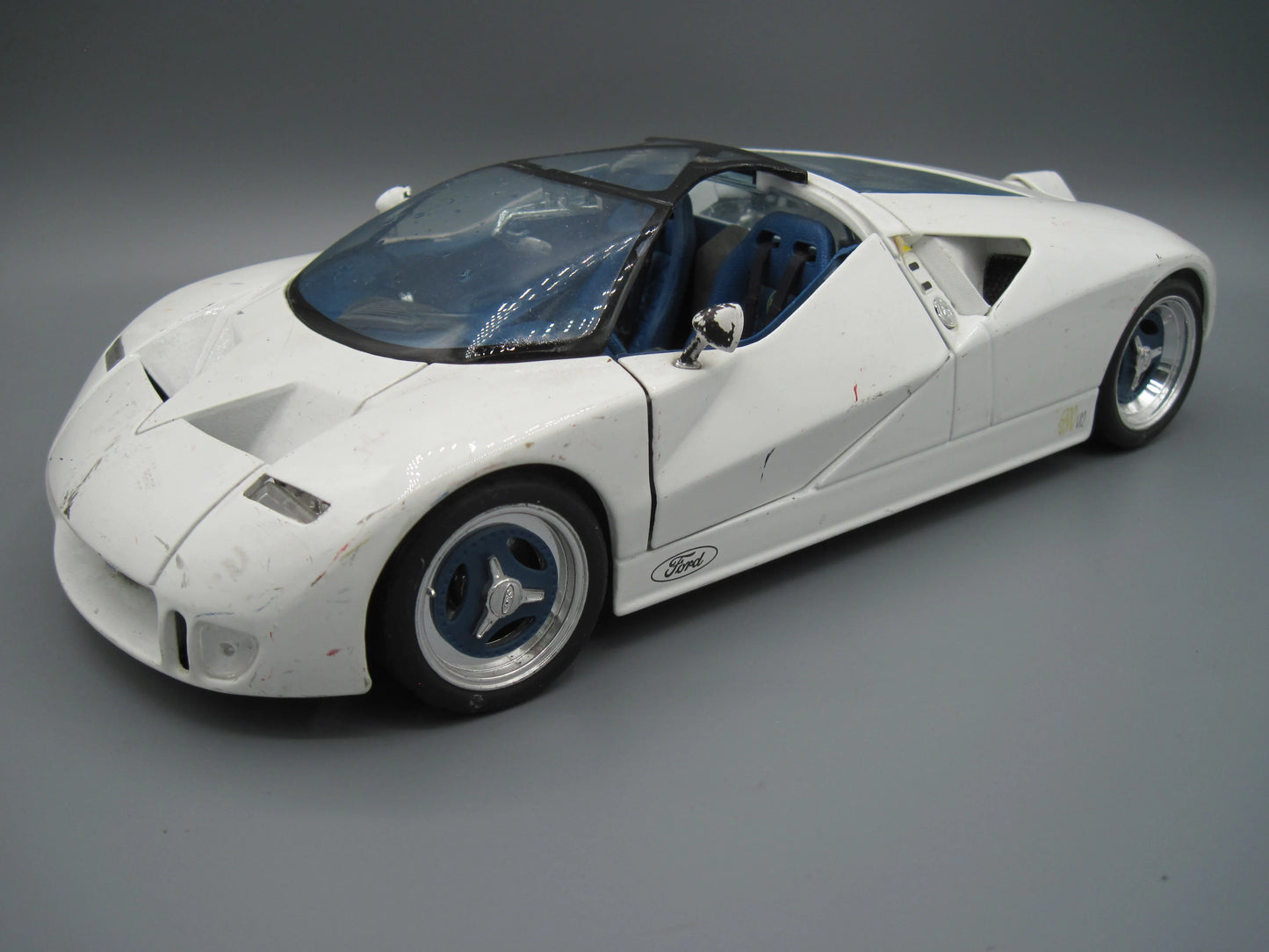 Maisto Special Edition Ford GT90 White
