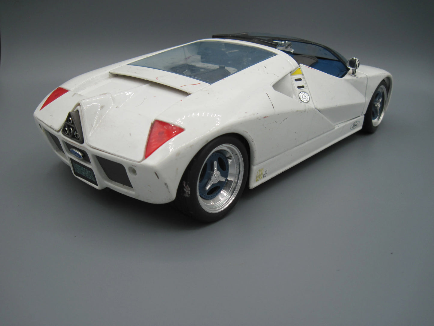 Maisto Special Edition Ford GT90 White