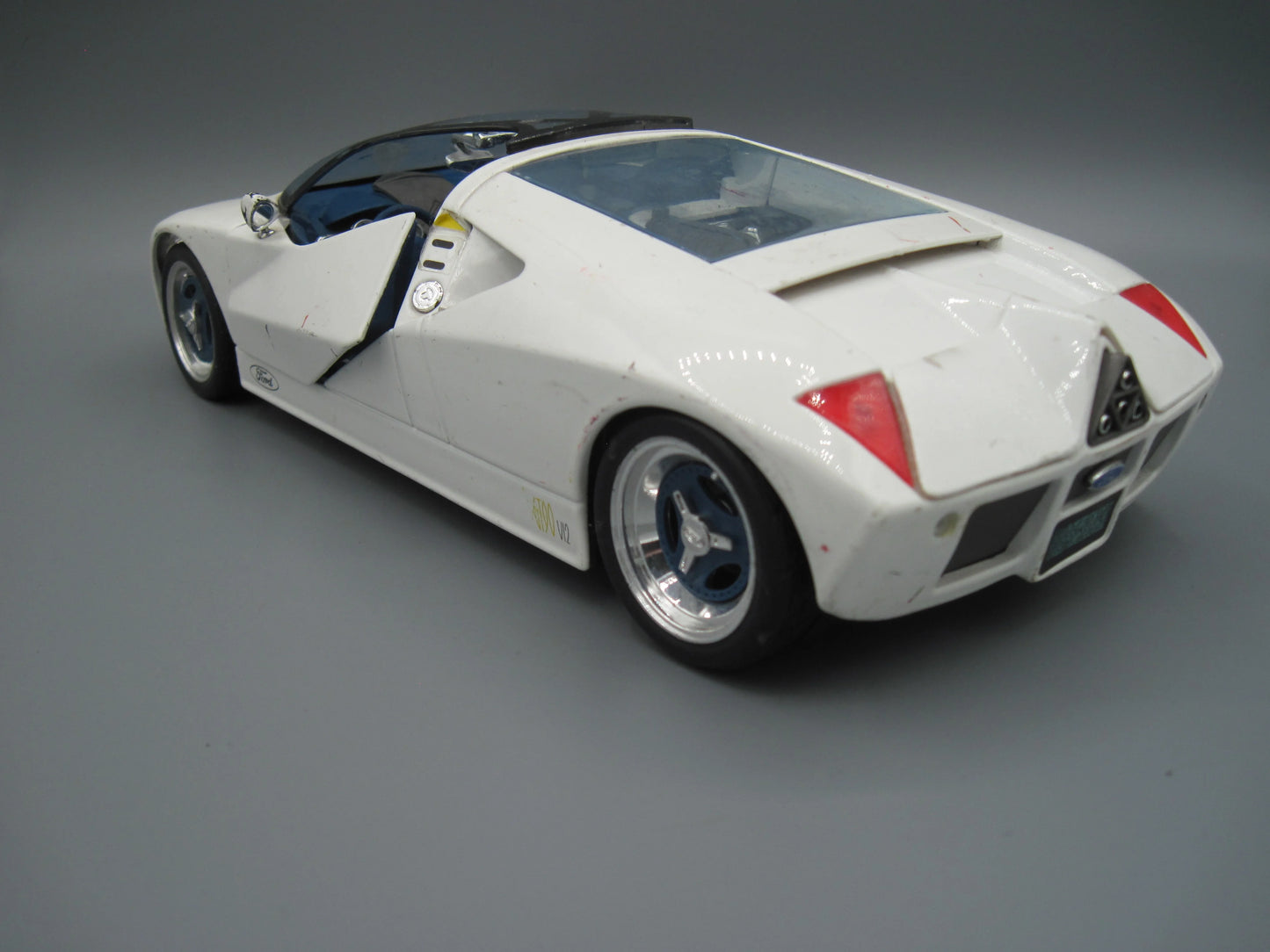 Maisto Special Edition Ford GT90 White
