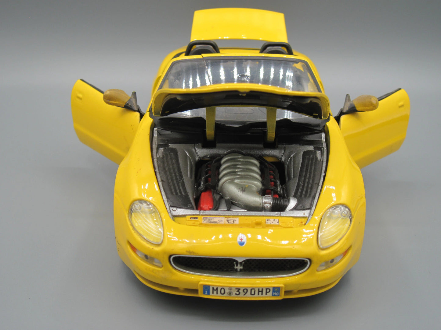 Maisto Special Edition Maserati Spyder Yellow