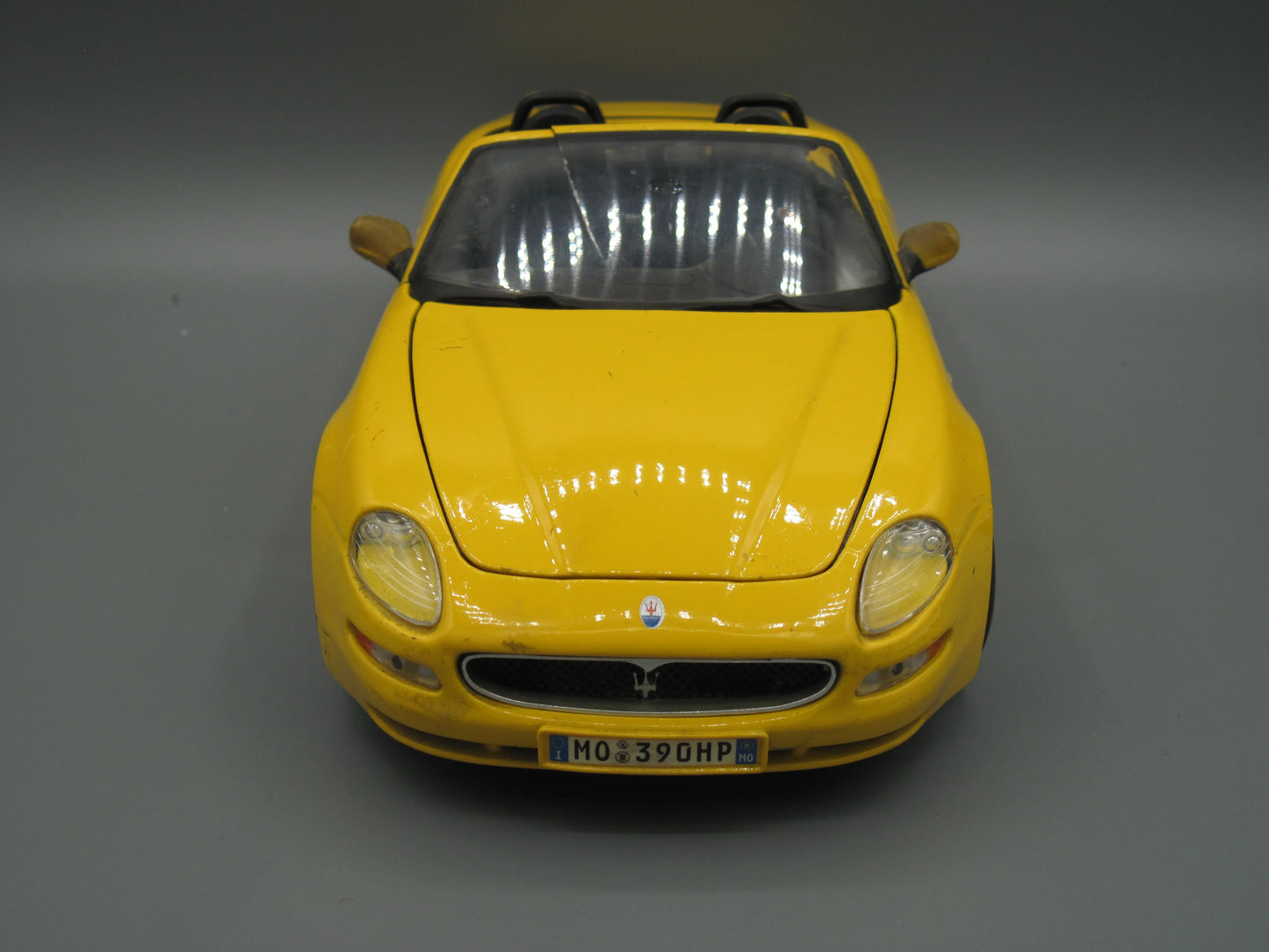 Maisto Special Edition Maserati Spyder Yellow