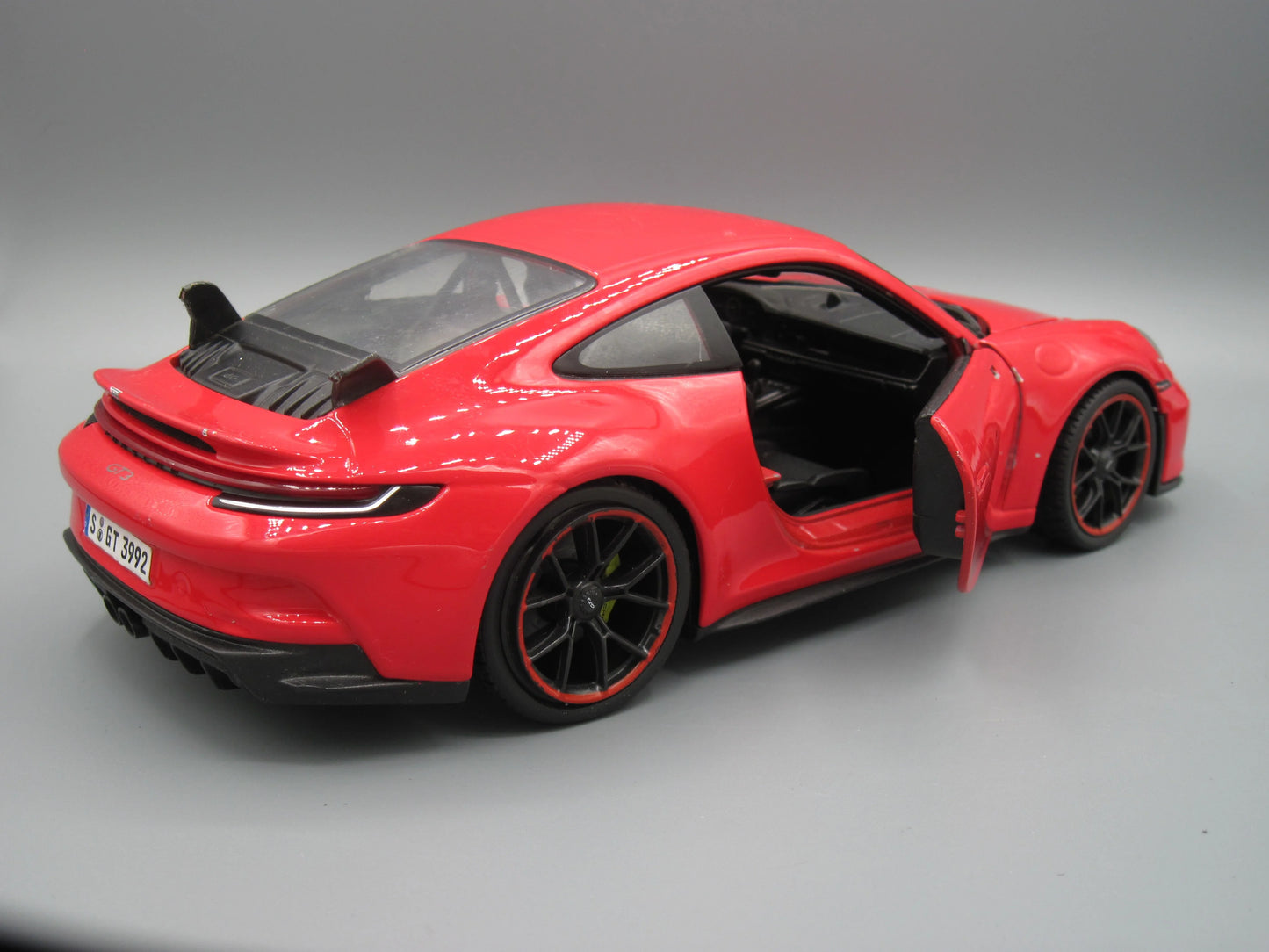 Maisto Special Edition Porsche 911 GT3 Red