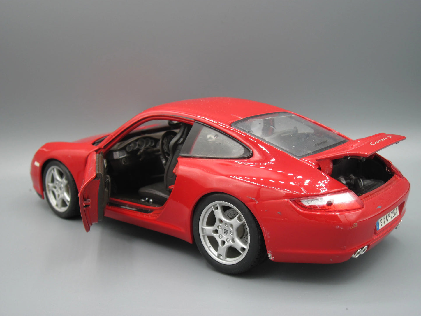 Maisto Special Edition Porsche 911 Carrera S Red