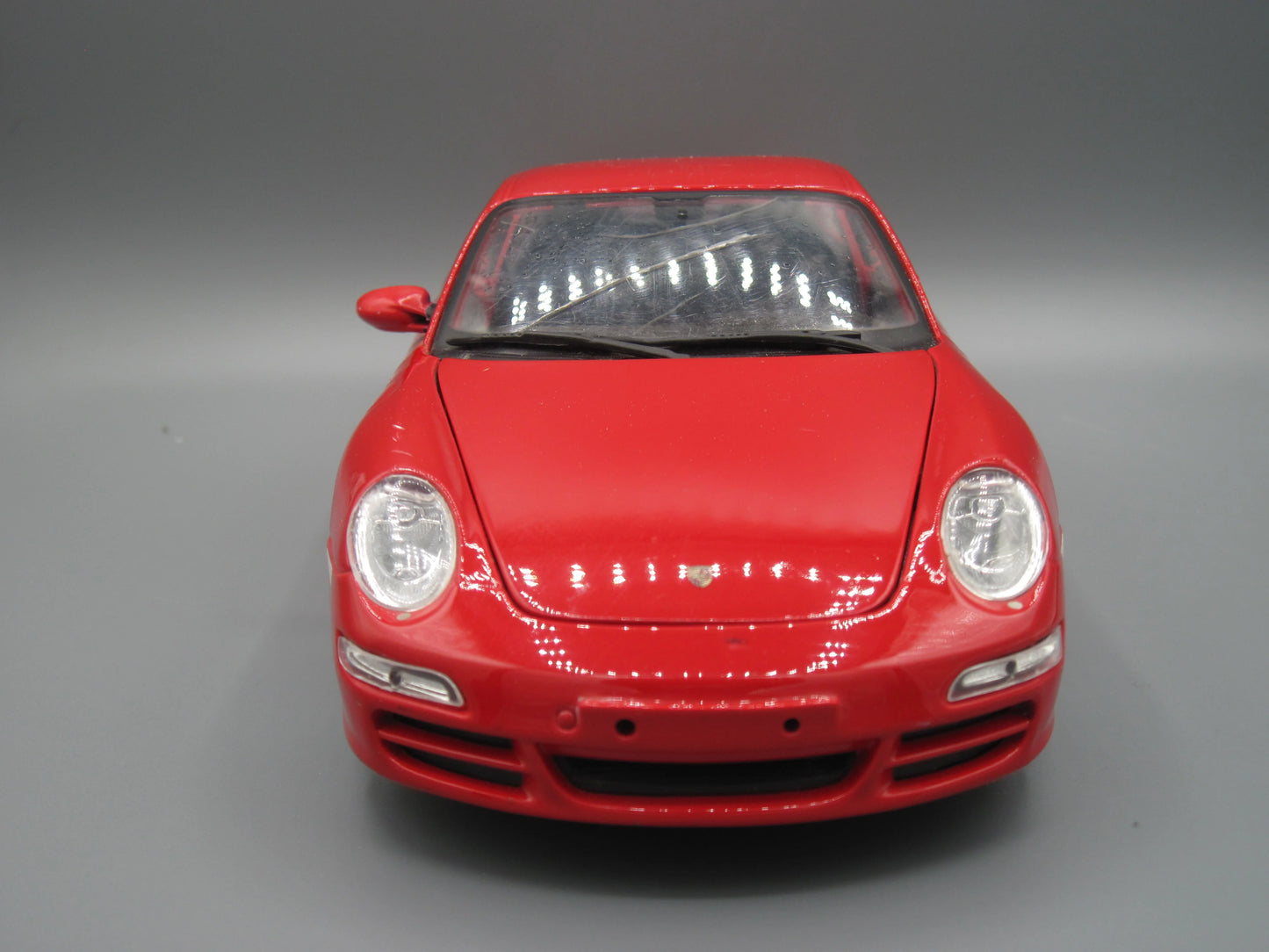 Maisto Special Edition Porsche 911 Carrera S Red
