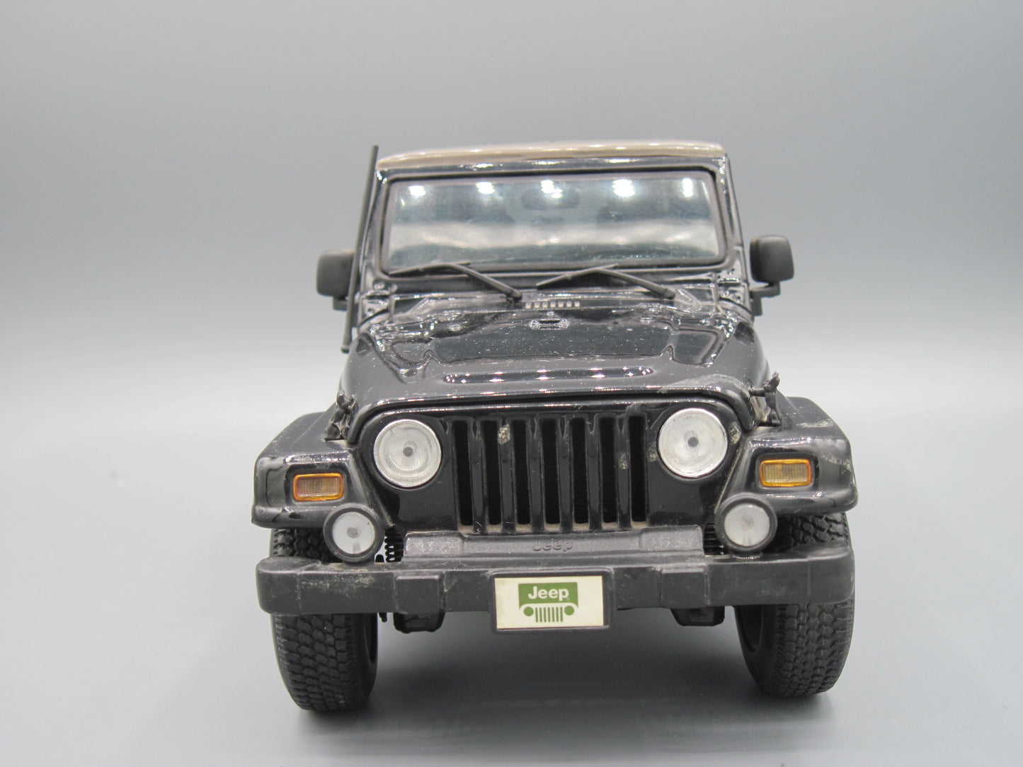 Maisto Special Edition Jeep Wrangler Sahara (Daimler Chrysler) 2003 Black