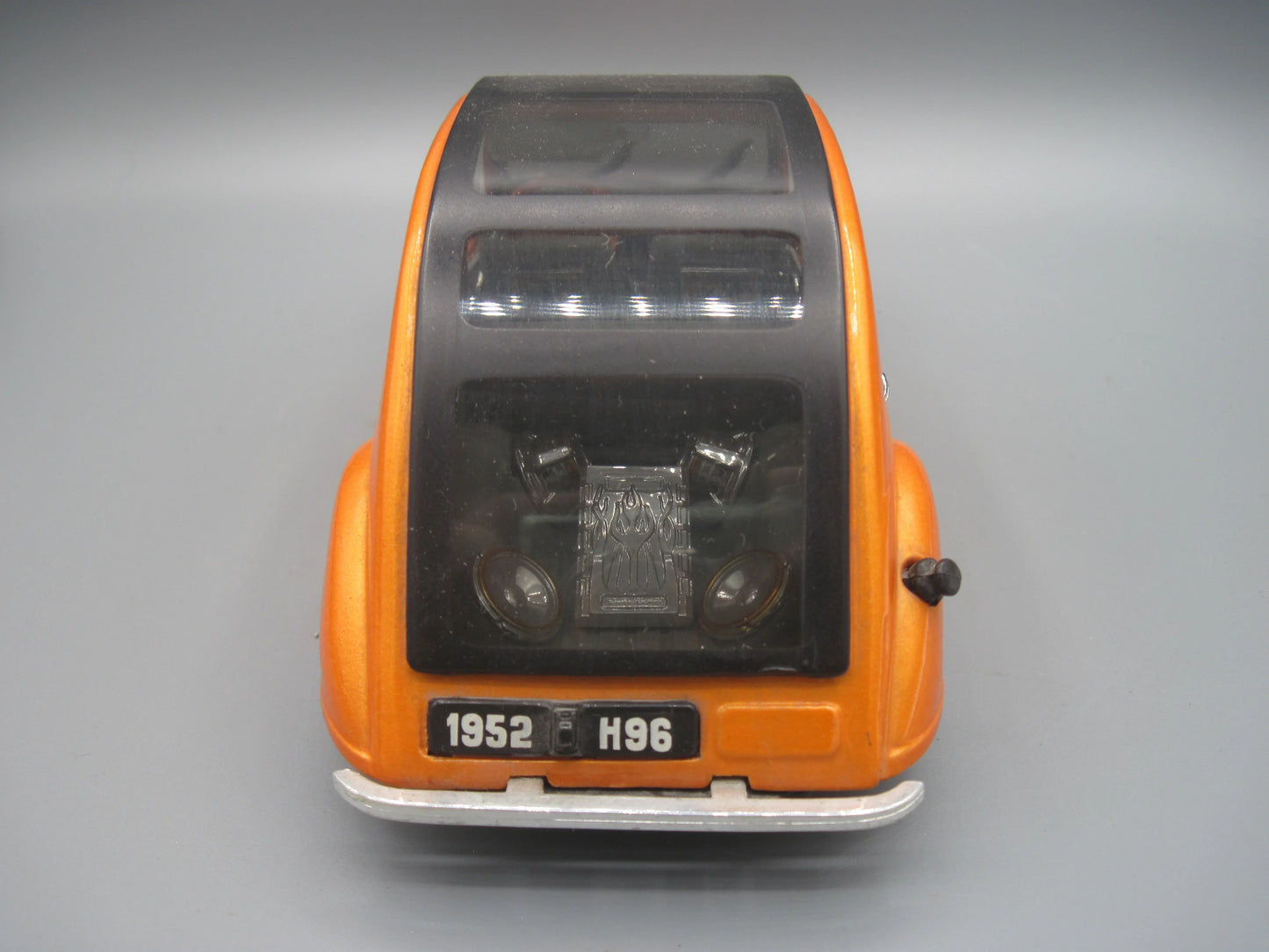 Maisto Citroen 2 CV H96 1952 Orange