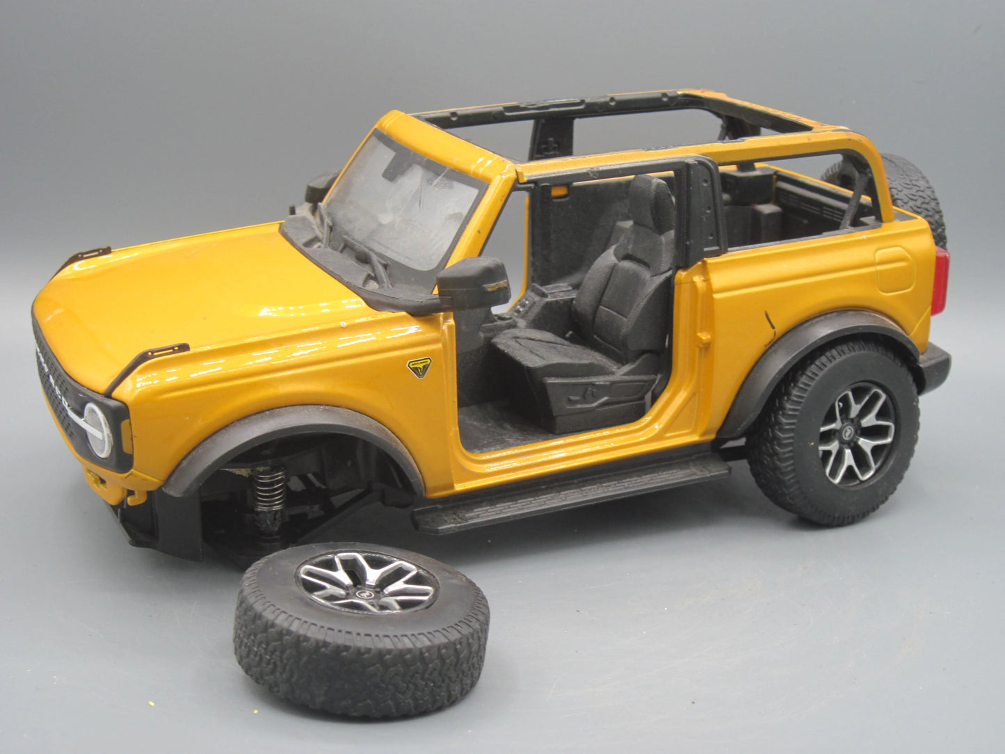 Maisto Ford Bronco Orange